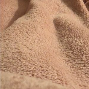 Meet your Posher, Aitza